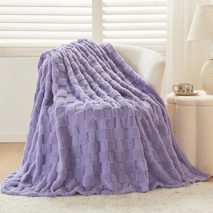 NEWCOSPLAY 3D Checkered Flannel Throw Blanket, Lavender Checkered, 50"x70" | Super Soft Cute Lightweight Decorative Premium Silky Fleece Blanket for Couch Sofa Bed, Gift for Women Men, All Season Use