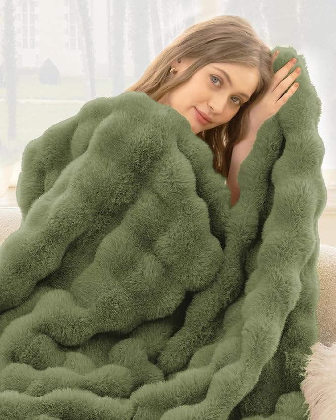 Ultra Soft Cozy Faux Fur Throw Blanket, Fuzzy Plush Thick Bubble Blanket, Oversize Luxury Fluffy Blanket for Couch, Bed, and Living Room, 60x80 Inches, Green