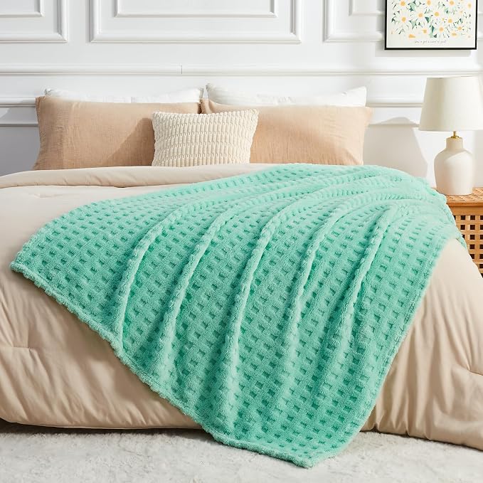 NEWCOSPLAY 3D Waffle Checkered Flannel King Blanket, Aqua, 90"x110" | Super Soft Cute Lightweight Decorative Premium Silky Fleece Blanket for Couch Sofa Bed, Gift for Women Men, All Season Use