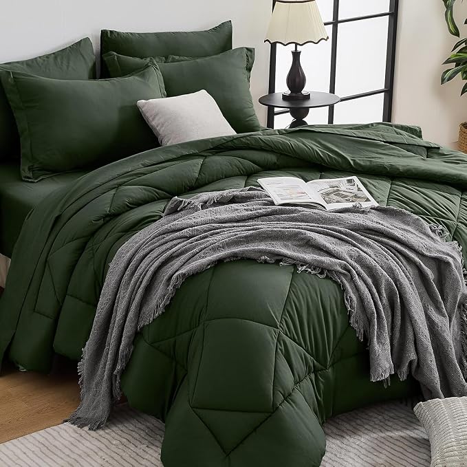 7-Piece Oversized Queen Comforter Set, Dark Green | Reversible, All-Season, Soft, 7 Piece Set, All-Season Reversible Bed in a Bag, Flat Sheet, Fitted Sheet, Pillowcases