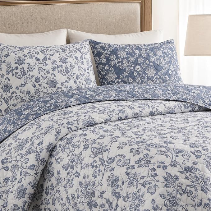BLOOMHAVEN Queen Quilt Set-3 Pieces Soft Bedding Floral Reversible Coverlet | All Seasons Lightweight Quilts Queen Size for Bed, Breathable Vintage Bedspread with Shams, Oxford Blue