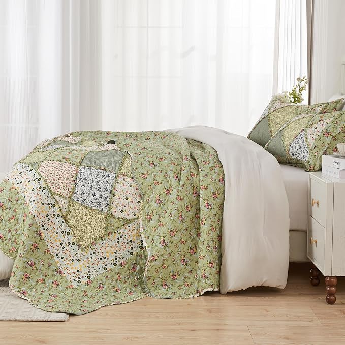 Oversized King Size Quilt Set 128x120 Green Floral Patchwork Bedspread Set | 3-Piece Extra Wide Super King Size Bedding Set Rversible Quilted Coverlet Lightweight Comforter Bed Cover with 2 Pillowcases