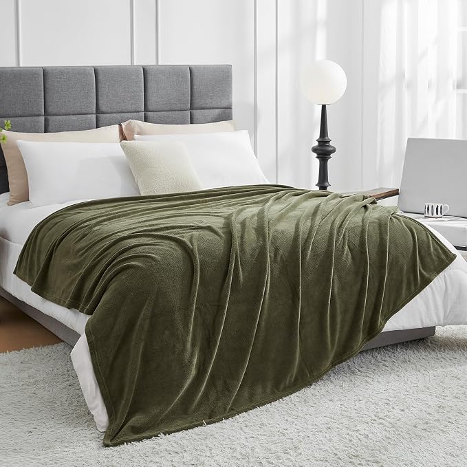Hansleep Throw Moss Green Fleece Blanket, Soft Flannel Bed Blanket | Fuzzy Cozy Blanket 50x60 Inches, Multi-use for Bed, Sofa, Couch, Travel, Camping, All Season Warm Lightweight Cover