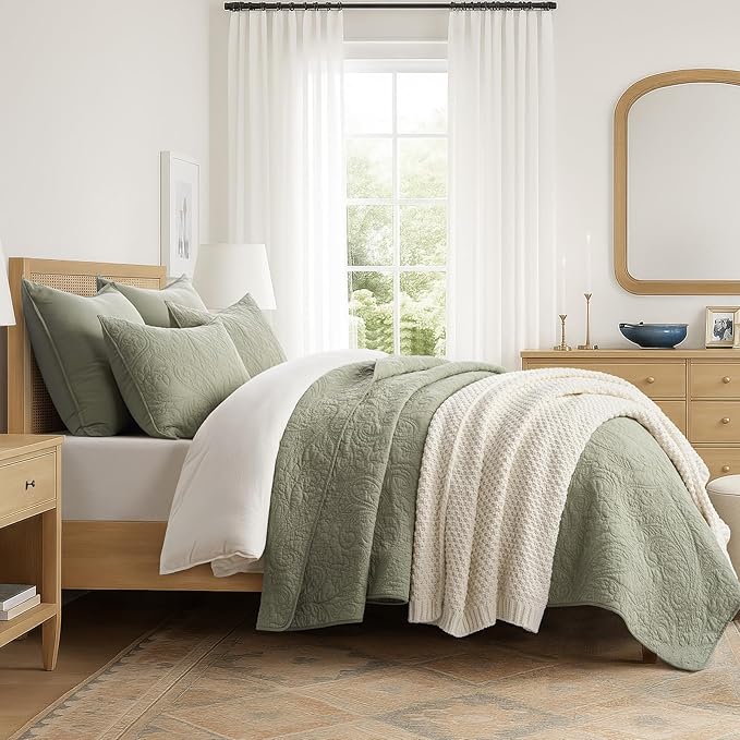 EVERGRACEHOME 100% Cotton Paisley Quilt Set, Queen Size, Light Sage Green | Prewashed for Softness, Year-Round Breathability, Gift-Ready Box, Matelasse-style Quilted Coverlet, 3 Piece Set with 2 Shams