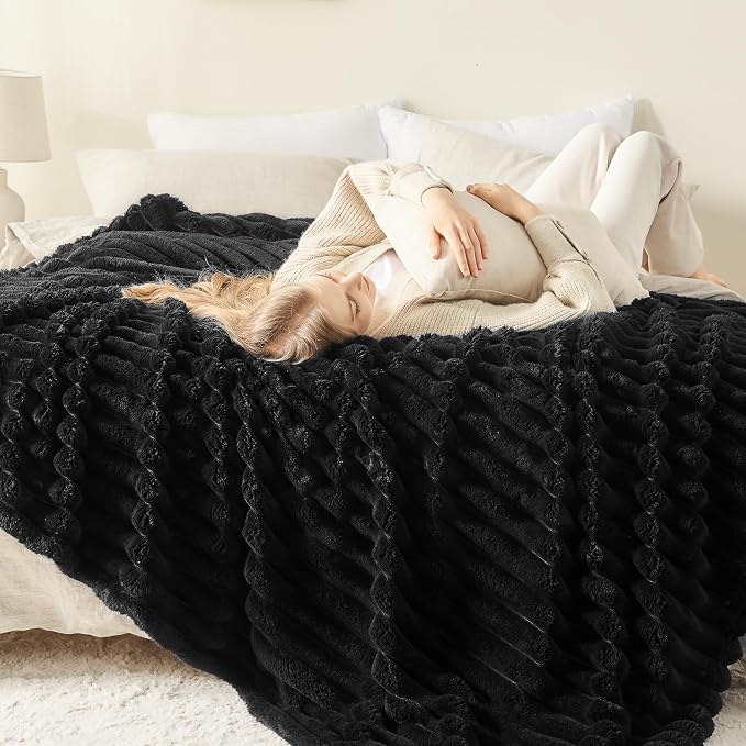 NEWCOSPLAY Fleece Ribbed Cozy Queen Blanket for Couch, Black, 90"x90" | Premium Silky Flannel Blanket, Soft Lightweight Fluffy Throw Blanket for Bed Sofa Decor, Gift for All Season Use