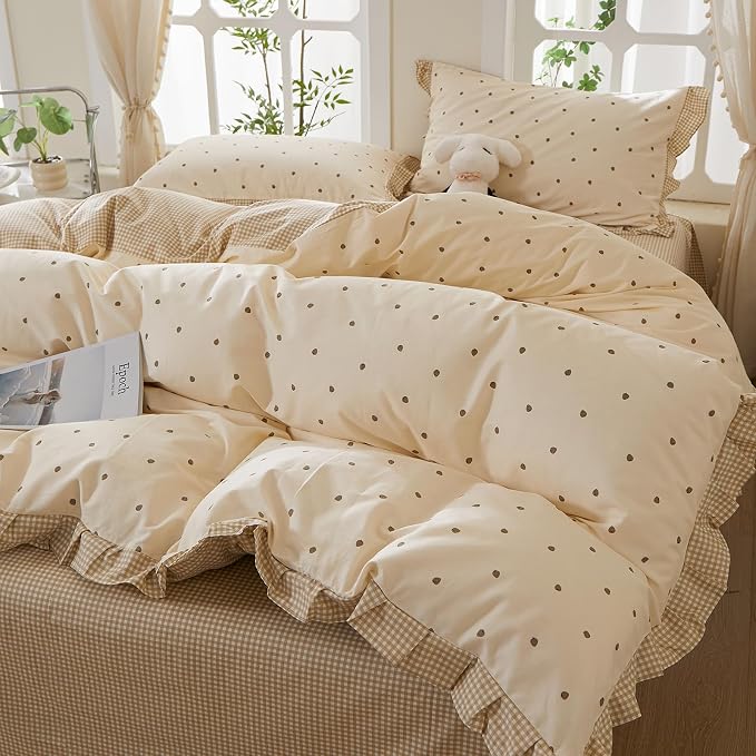 mixinni Floral Duvet Cover Set Twin XL Size – 100% Cotton 3-Piece Bedding Set with Ruffled Trim, Reversible Vintage Beige Gingham & Strawberry Print, Soft Aesthetic Duvet Cover with Zipper Closure