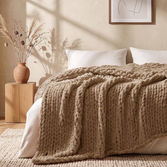L'AGRATY Chunky Knit Throw Blanket for Couch, 50'' x 70'' Knit Throw, Brown | Handmade Chenille Crochet Blanket for Sofa Bed, Thick Cable Knitted Blankets for Room Home Decor, Birthday Gift for Women Mom