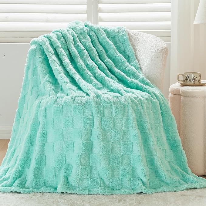 NEWCOSPLAY 3D Checkered Flannel Throw Blanket, Aqua Checkered, 50"x70" | Super Soft Cute Lightweight Decorative Premium Silky Fleece Blanket for Couch Sofa Bed, Gift for Women Men, All Season Use
