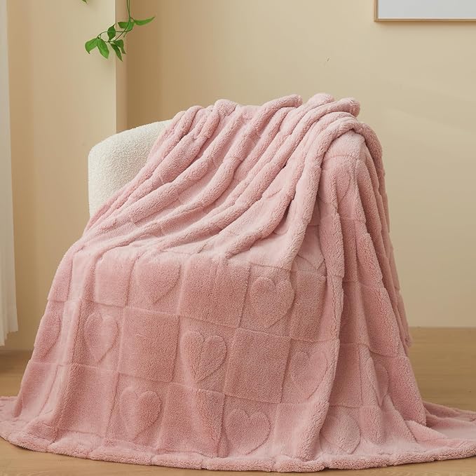 NEWCOSPLAY 3D Heart Checkered Flannel Twin Blanket, Pink Love, 60"x80" | Super Soft Cute Lightweight Decorative Premium Silky Fleece Blanket for Couch Sofa Bed, Gift for Women Men, All Season Use