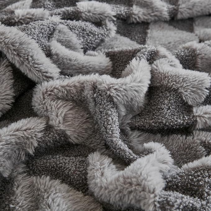 PU MEI Luxury Faux Fur Rabbit Fur Throw Blanket Gray 60"*80",Soft Plush Reversible Sherpa Blankets,Twin Fuzzy Elegant Blanket Thick Throws for Bed,Comfy Bedding Accent Blankets for Sofa Couch Chair