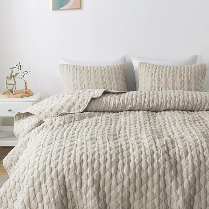WDCOZY Light Beige Twin Size Quilt Bedding Set with 1 Pillow Sham, Lightweight Soft Bedspread Coverlet, Thin Comforter Bed Cover for All Season, 2 Pieces, 68x90 inches