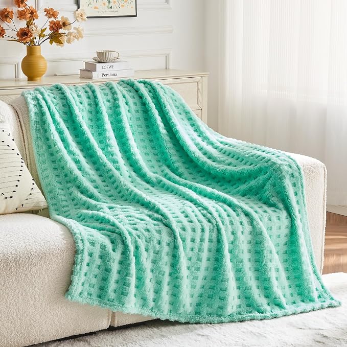 NEWCOSPLAY 3D Waffle Checkered Flannel King Blanket, Aqua, 90"x110" | Super Soft Cute Lightweight Decorative Premium Silky Fleece Blanket for Couch Sofa Bed, Gift for Women Men, All Season Use