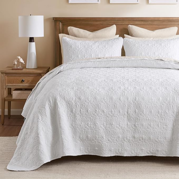 Madison Park Full Quilt Bedding Set, Cottage-Inspired Damask, 3PC | All Season Quilted Coverlet, Classic Stitch Pattern Bedspread & Shams, Ultra Soft Microfiber Bedspread Set, White
