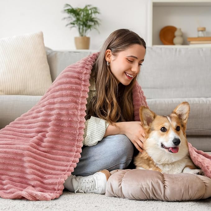 BEDELITE 3D Ribbed Jacquard Pink Fleece Throw Blanket for Couch, 50x70 Inch | Soft Warm Decorative Fluffy Blanket, Cozy Plush Lightweight Fuzzy Throw Blanket for Bed Sofa Home Room Decor, Gift for Women