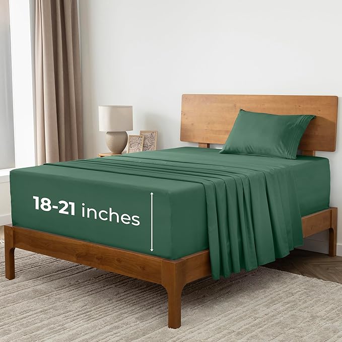 Mellanni Extra Deep Twin Sheets - 3 PC Iconic Collection Bedding | Hotel Luxury, Ultra Soft, Cooling Bed Sheets - Wrinkle, Fade, Stain Resistant (Twin, Emerald Green)