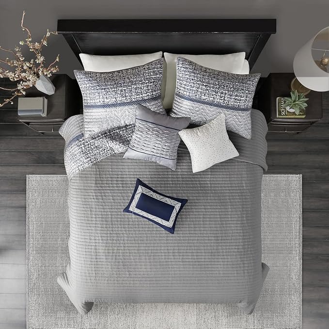Madison Park Lustrous Jacquard Lightweight Navy Queen Quilt Set, 6pc | All Season Bedding Set, Glitter Accent Coverlet Set, Machine Washable, Cozy, Breathable, Soft, Modern, Casual