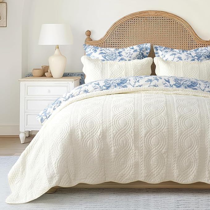 100% Cotton Scallop Quilt Set, King Size, Ivory Cream | Scalloped Border, Timeless Chic Aesthetic, All-Season Comfort, Perfect French Country Bedroom Decor, 3 Piece Set with 2 Shams