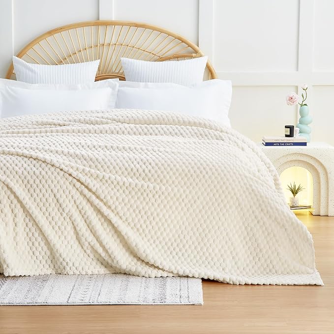 EXQ Home Gentle Soft Fleece King Blanket Turtle Shell 90"x108" Cream | Cozy 3D Jacquard, Lightweight All-Season Warm, Soft Flannel, for Couch Bed, Gift for Women Mom