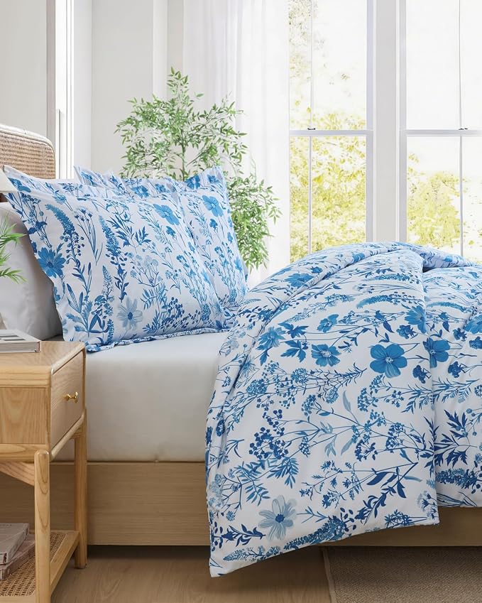 Duvet Cover King - Floral Duvet Cover - 3 Piece - Blue Dainty Floral | Soft Floral Duvet Cover 104 x 90 with 2 Pillow Shams, Zipper Closures & Ties, Floral Bedding for Women, Men, Kids & Teens