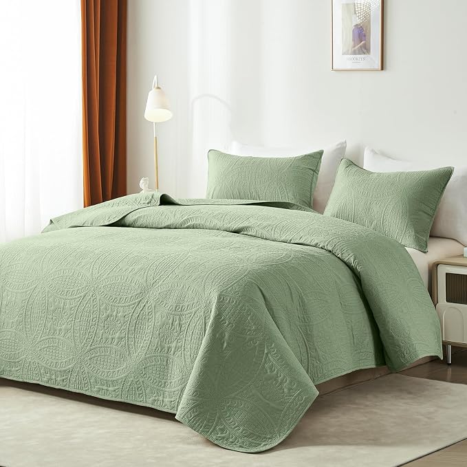 akkialla 118"x106" Sage Green California King Quilt Set, Oversized Floor-Length Bedspread, Modern Coin Pattern Microfiber Coverlet, 3-Piece All Season Bedding with 2 Pillow Shams