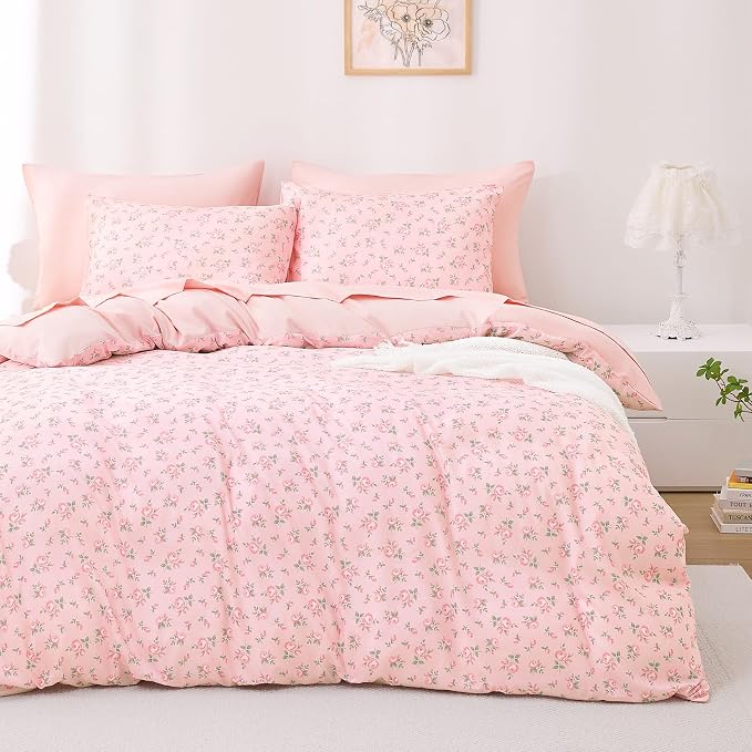 Wake In Cloud - Floral Comforter Set, Coquette Cottagecore Aesthetic Flower Shabby Chic Pattern for Women Teen Girls, Soft Lightweight Bedding, 3 Pieces, Blush Pink, Queen Size