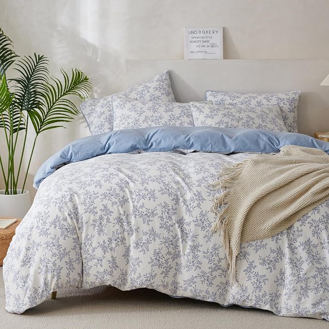 Floral Queen Comforter Set Soft 3 Pieces Chic Crinkle Gauze Fabric Garden Style Blue Floral Print Botanical Flower Comforter for All Seasons Luxury Warmth Comfy Breathable with 2 Pillowcases