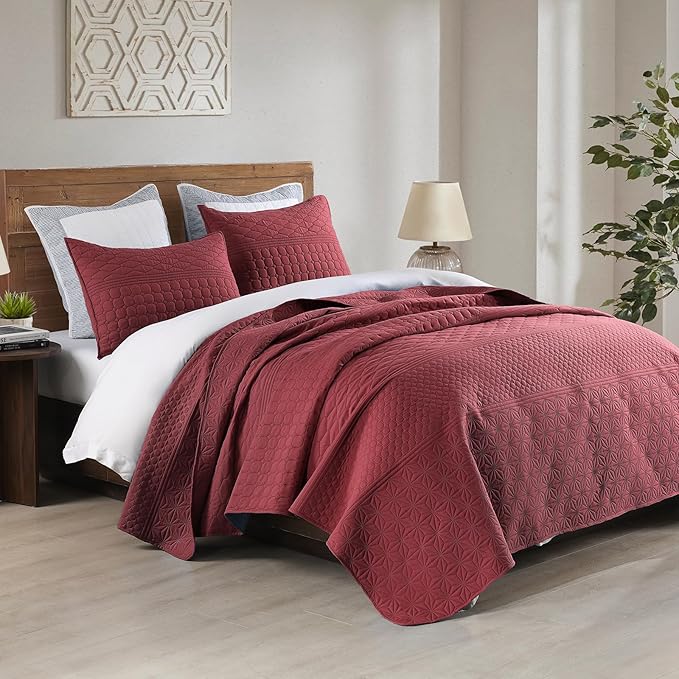 HORIMOTE HOME Burgundy Red Twin Size Quilt Set - Soft Microfiber Bedspread with 1 Sham, Lightweight & All-Season Geometric Coverlet for Cozy Bedding