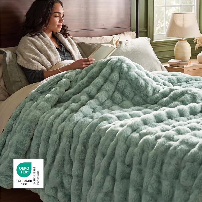 Bedsure GentleSoft Bubble Faux Fur Blankets Queen Size, Fluffy Fuzzy Queen Blanket for Bed, Soft Cozy Faux Fur Bedding for Winter, Thick Warm Plush Bed Cover, Sage Green, 90x90