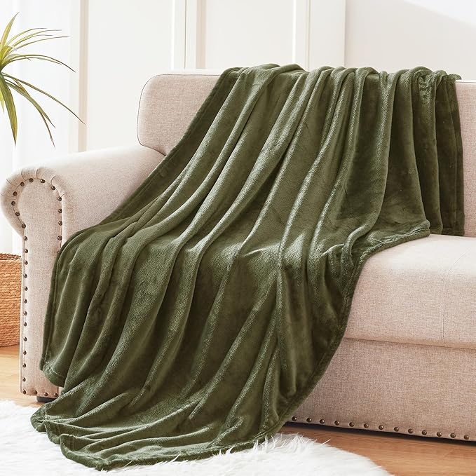 Exclusivo Mezcla Soft Large Fleece Throw Blanket for Couch, Olive Green | 50x70 Inches, Double-Sided Brushed Flannel, Lightweight Plush Cozy Blanket for Home Decor, All Season, Machine Washable