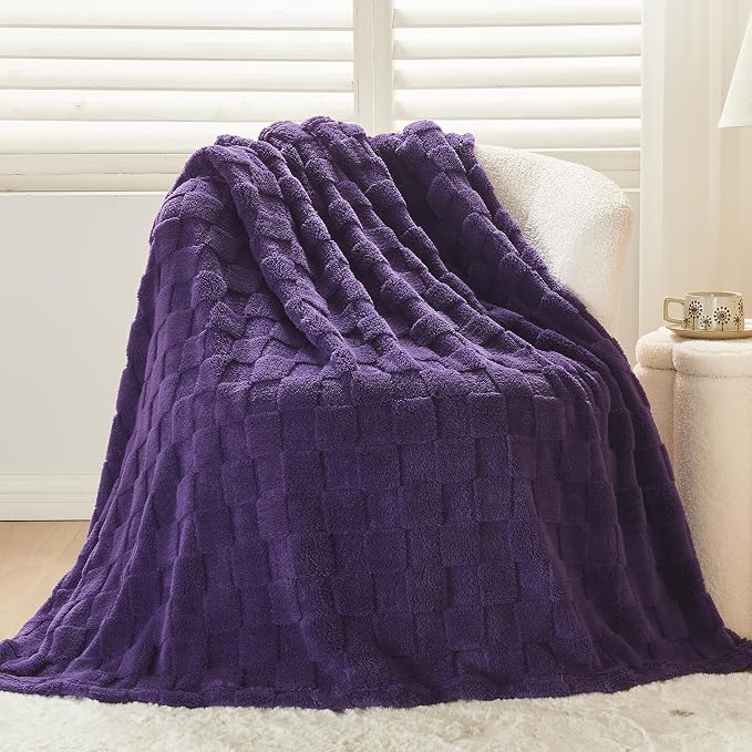 NEWCOSPLAY 3D Checkered Flannel Throw Blanket, Purple Checkered, 50"x70" | Super Soft Cute Lightweight Decorative Premium Silky Fleece Blanket for Couch Sofa Bed, Gift for Women Men, All Season Use