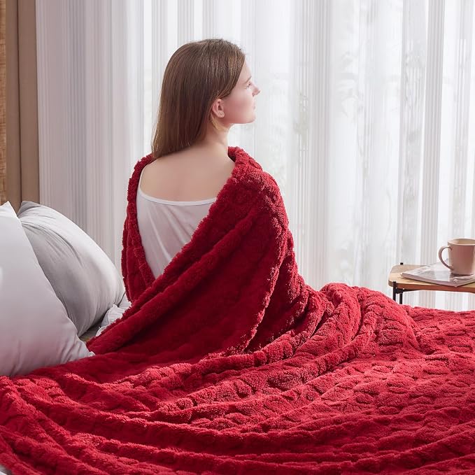 NEWCOSPLAY 3D Heart Checkered Flannel Queen Blanket, Red Heart, 90"x90" | Super Soft Cute Lightweight Decorative Premium Silky Fleece Blanket for Couch Sofa Bed, Gift for Women Men, All Season Use