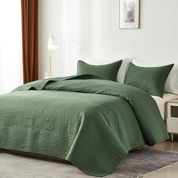 akkialla King Quilt Bedding Set,Olive Green Ultrasonic King/Cal King Quilt Set,Lightweight Soft Bedspread Coverlet,Modern Style Coin Pattern Bed Cover for All Seasons,3 Piece(1 Quilt,2 Pillow Shams)