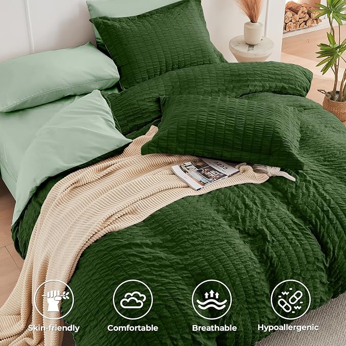 HYMOKEGE Dark Green/Sage Green Duvet Cover King Size, Ultra Soft 3-Piece Seersucker Duvet Cover Set with Zipper Closure, Soft Brushed Microfiber Bedding with 8 Corner Ties (104"x90", 2 Pillowshams)