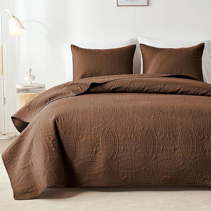 akkialla 118"x106" Brown California King Quilt Set, Oversized Floor-Length Bedspread, Modern Coin Pattern Microfiber Coverlet, 3-Piece All Season Bedding with 2 Pillow Shams
