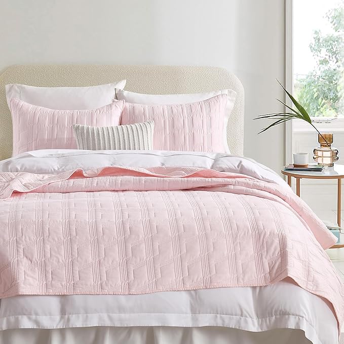 HORIMOTE HOME 100% Cotton Quilt Set Queen Size, Light Pink Pre-Washed 3-Piece Bedspread Coverlet Set, Cozy Lightweight Stitching Bedding Cover with 2 Shams in Geometric Pattern for All Season