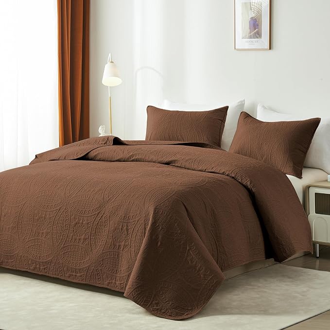 akkialla King/Cal King Quilt Bedding Set,Brown Ultrasonic Quilt Set,Lightweight Soft Bedspread Coverlet,Modern Style Coin Pattern Bed Cover for All Seasons,3 Piece(1 Quilt,2 Pillow Shams)