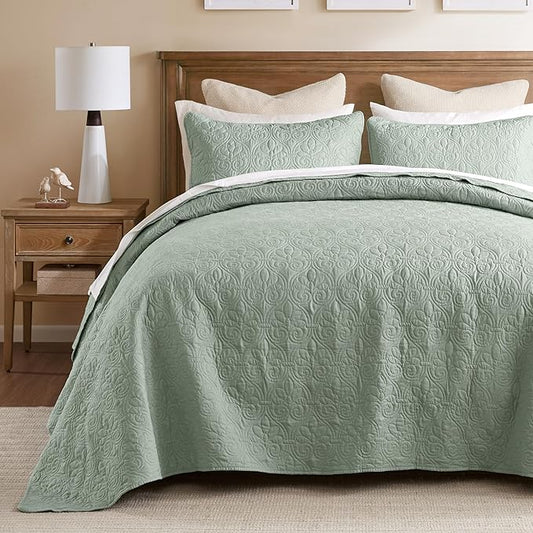 Madison Park Full Quilt Bedding Set, Cottage-Inspired Damask, 3PC | All Season Quilted Coverlet, Classic Stitch Pattern Bedspread & Shams, Ultra Soft Microfiber Bedspread Set, Seafoam