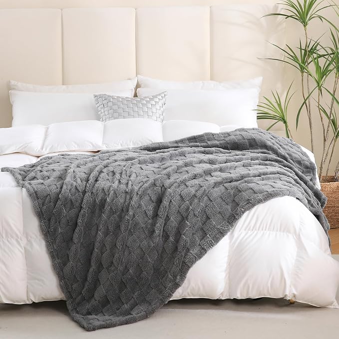 Grey Fleece Throw Blanket 50”×60”Checkered Design for Couch Sofa | Super Soft Cozy Plush Microfiber 3D Square Pattern Flannel Blanket for Bed Lightweight for Adults,Women