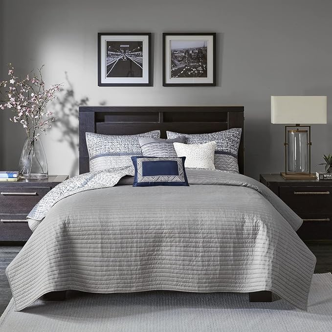 Madison Park Lustrous Jacquard Lightweight Navy Queen Quilt Set, 6pc | All Season Bedding Set, Glitter Accent Coverlet Set, Machine Washable, Cozy, Breathable, Soft, Modern, Casual