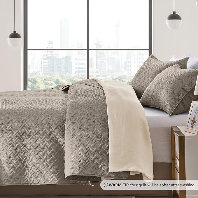 FLYMME Twin Quilt Set,Lightweight Taupe Bedspreads,Basket Weave Pattern,Ultra Soft Microfiber Bedspread Bed Coverlet 2 Pieces for All-Seasons (1 Quilt,1 Shams)