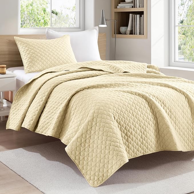 HORIMOTE HOME Quilt Twin Size Light Yellow, Lightweight Quilt for Summer Ultra-Soft Microfiber Modern Style Quilted Clouds Pattern Bedspread Quit Set 2 Pieces (1 Quilt and 1 Pillow Sham)