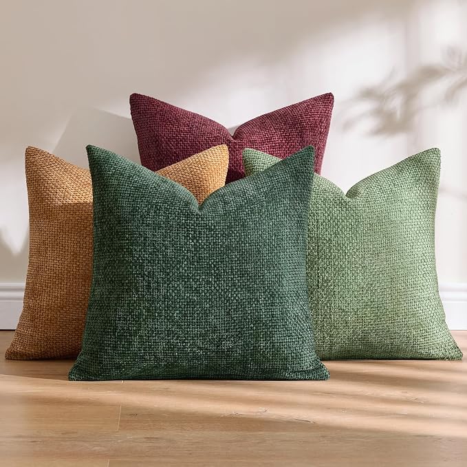 MIULEE Soft Decorative Chenille Pillow Covers Christmas Dark Green 18x18 | Pack of 4，Christmas Decor, Green Red Accent Set, Couch Throw Pillows, Farmhouse Boho Cushion Covers for Sofa Bed Living Room