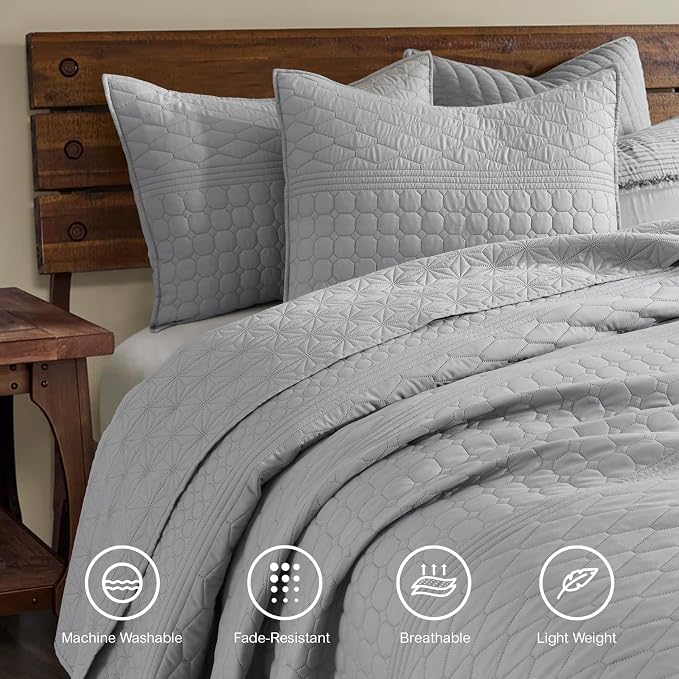 HORIMOTE HOME Grey King Size Quilt Set - Soft Microfiber Bedspread with 2 Shams, Lightweight & All-Season Geometric Coverlet for Cozy Bedding