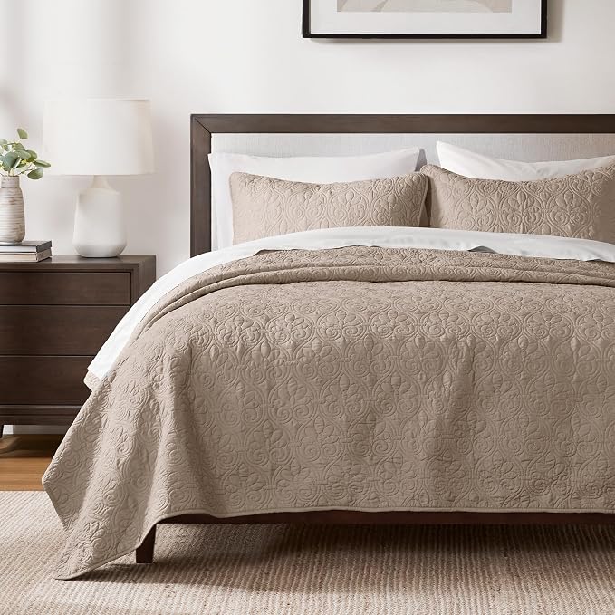 Madison Park Luxurious Cotton Damask Quilt Set, 3PC Full/Queen Bed Set | All Season, Lightweight Stitching Coverlet Bedspread Bedding Stitching with Shams, Khaki