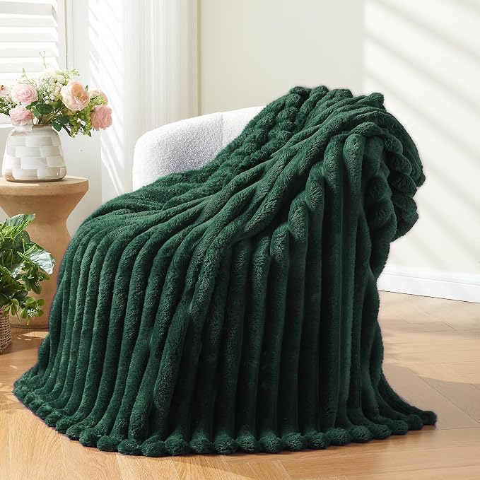 NEWCOSPLAY Fleece Ribbed Cozy Throw Blanket for Couch, Dark Green, 50"x60" | Premium Silky Flannel Blanket, Soft Lightweight Fluffy Throw Blanket for Bed Sofa Decor, Gift for All Season Use