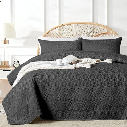akkialla King/Cal King Size Quilt Bedding Set,Black Lightweight Microfiber Soft Bedspread,Modern Style Geometric Pattern Coverlet Set for All Seasons,3 Piece(1 Quilt,2 Pillow Shams)