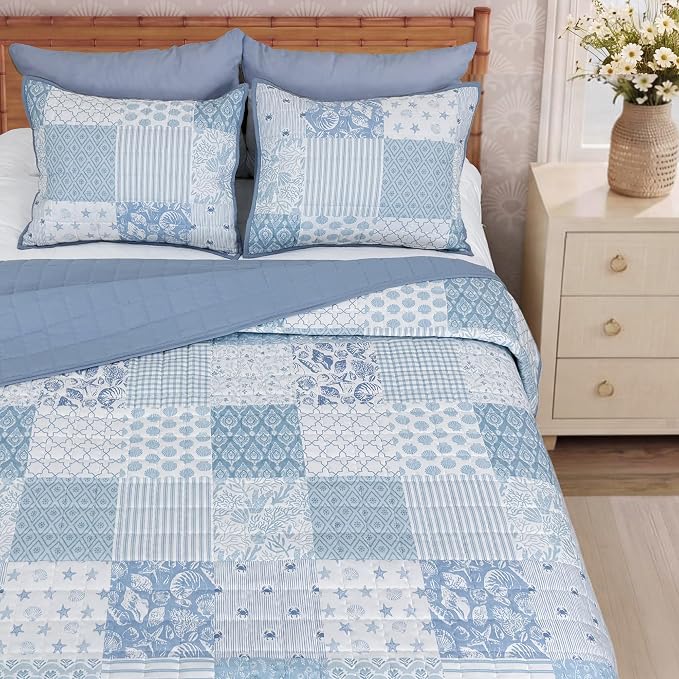 King Quilt Set-3 Pieces Soft Bedding Lightweight Floral Patchwork Coverlet | All Seasons Quilts Queen Size for Bed, 1 Quilt (106" x 94") and 2 Shams (20" x 36"), Vintage Bedspread, Sea Blue