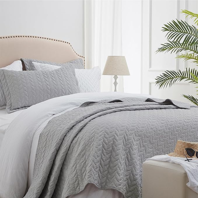 SunStyle Home Queen Quilt Bedding Set, Lightweight Bedspreads,Light Grey | Soft Coverlet With 2 Pillow Shams,Morden Style Quilts for All Season, Suitable for Bed,Couch,Bedroom,Guest Room,90"X96"