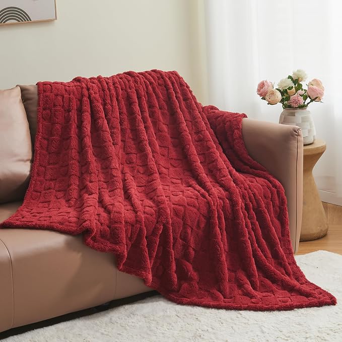 NEWCOSPLAY 3D Heart Checkered Flannel Queen Blanket, Red Heart, 90"x90" | Super Soft Cute Lightweight Decorative Premium Silky Fleece Blanket for Couch Sofa Bed, Gift for Women Men, All Season Use