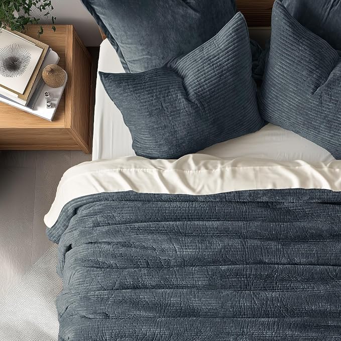 EverGrace Striped Channel Velvet Quilt Set, Queen Size, Midnight Blue | Luxurious Soft Lightweight Velvet Comforter, Oversized Bedspread Coverlet, Quilted Bedding Set for All Season, with 2 Shams